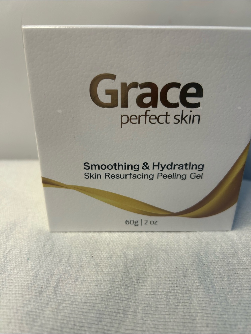 Grace Smoothing & Hydrating Peeling Gel - White and Gold